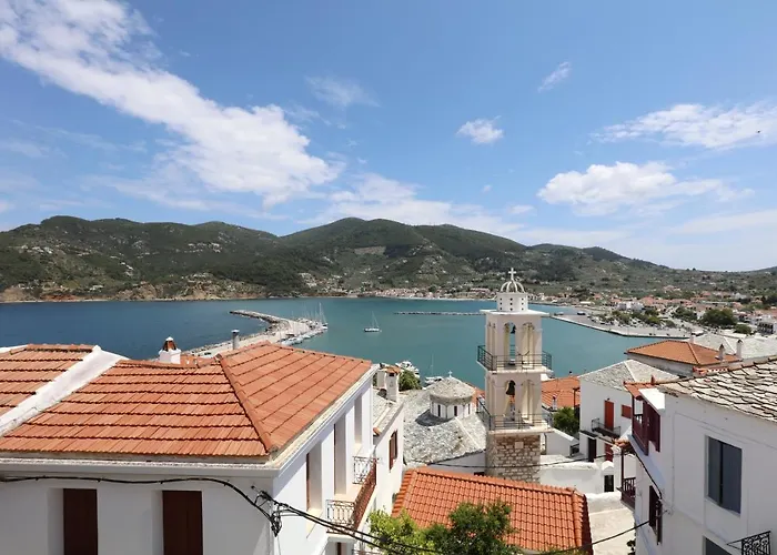 Apartment House Of Town *